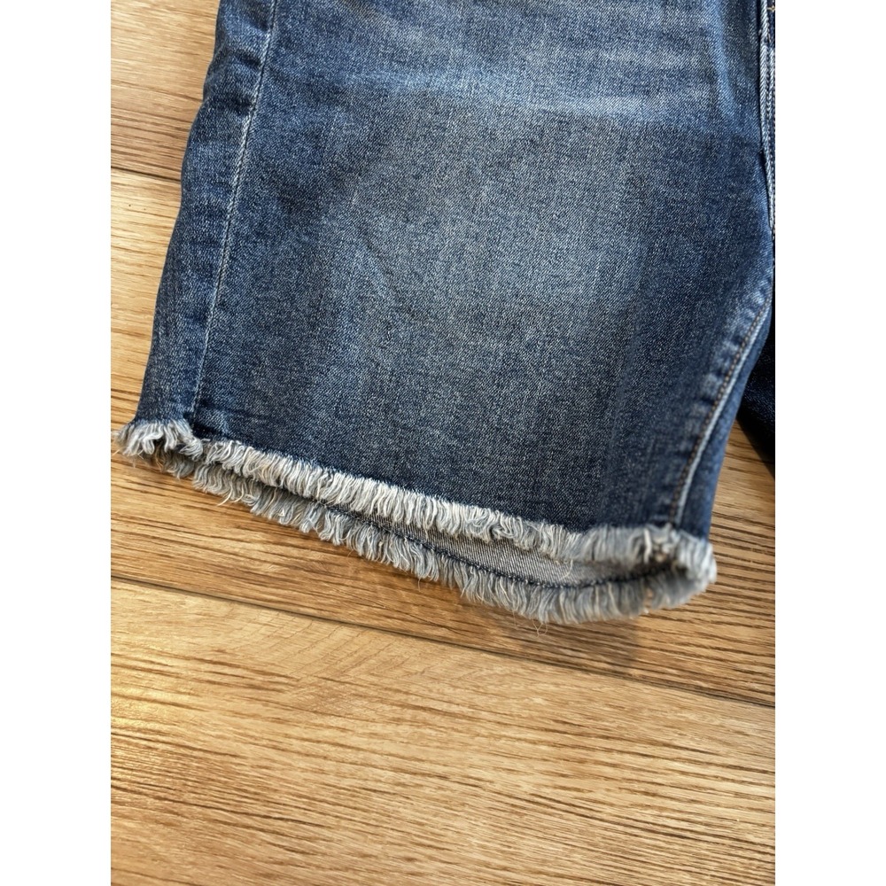 NWT LOFT Outlet High Rise 6 Inch Short Denim Frayed Hem Women's Size 12 - Picture 4 of 8